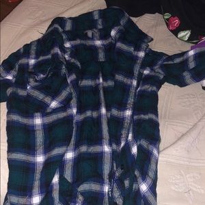women’s button up, collared flannel
